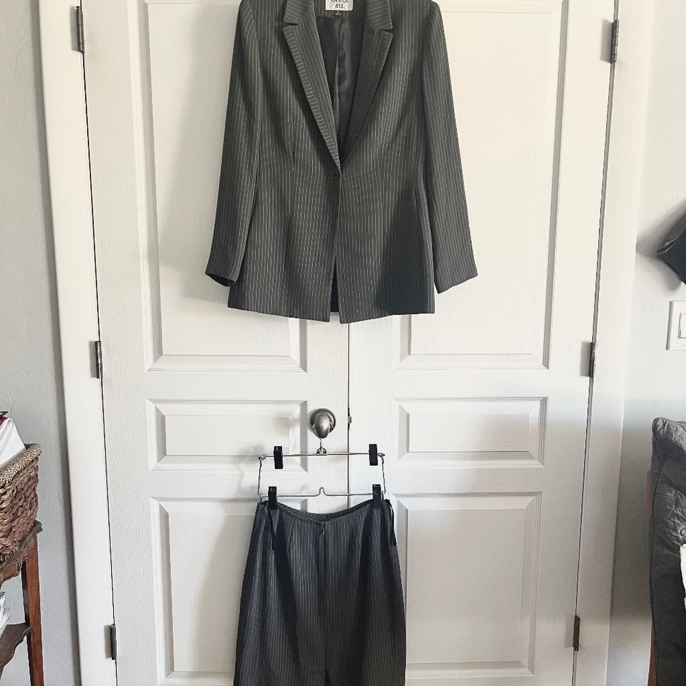 NWT Vintage Pinstripe Suit KASPER A.S.L. SZ 8